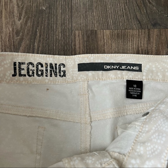 DKNY Jeans Vintage Print Skinny Jeggings - Picture 8 of 14